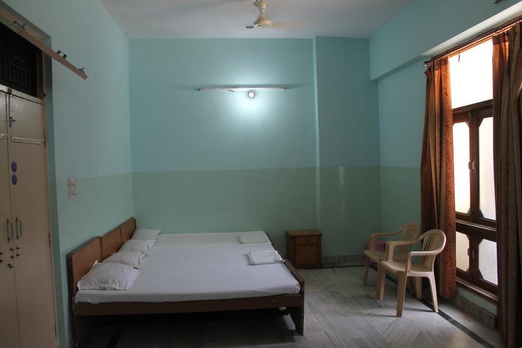 Krishnam Guest House Mathura Ngoại thất bức ảnh